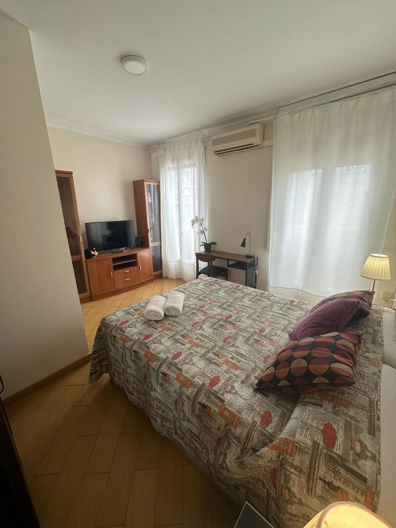 Rooms Nueva Valencia Barcelona Exteriér fotografie